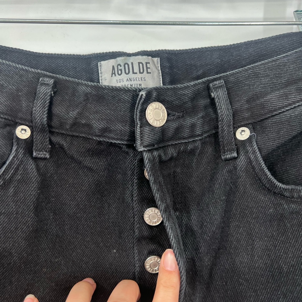 AGOLDE Parker Vintage Cut-Off Denim Shorts in Tidal Button Fly - Picture 4 of 7